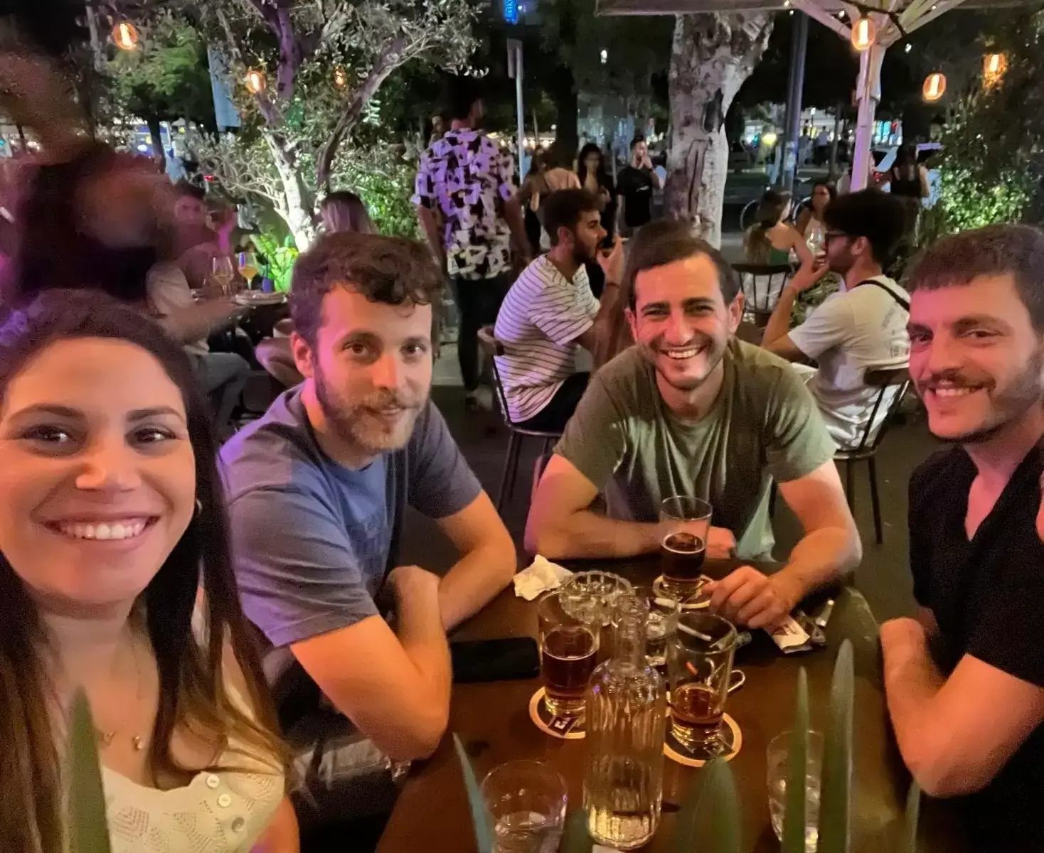 שירן שמש עם חברים - הווינגמנית שתמיד ידעה מה קורה בצד השני